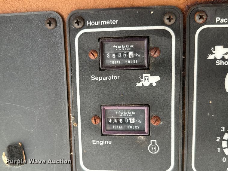 image for item NA9927 1984 Gleaner L3 combine