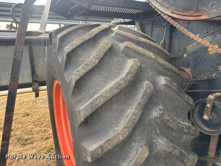 image for item NA9927 1984 Gleaner L3 combine