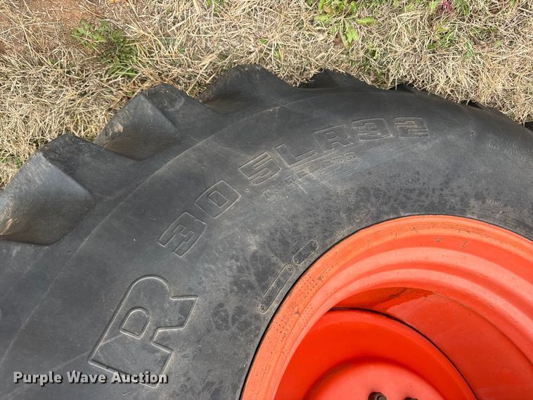 image for item NA9927 1984 Gleaner L3 combine