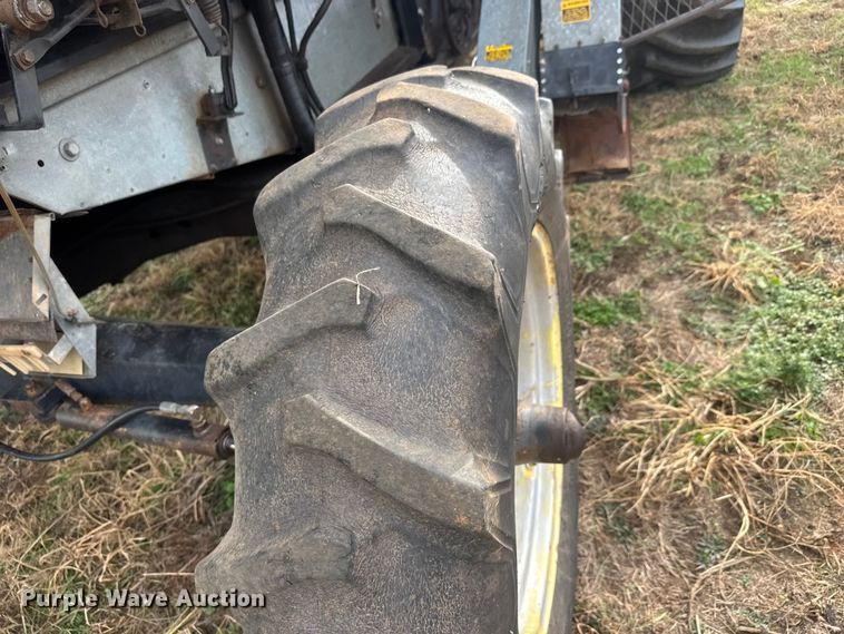 image for item NA9927 1984 Gleaner L3 combine