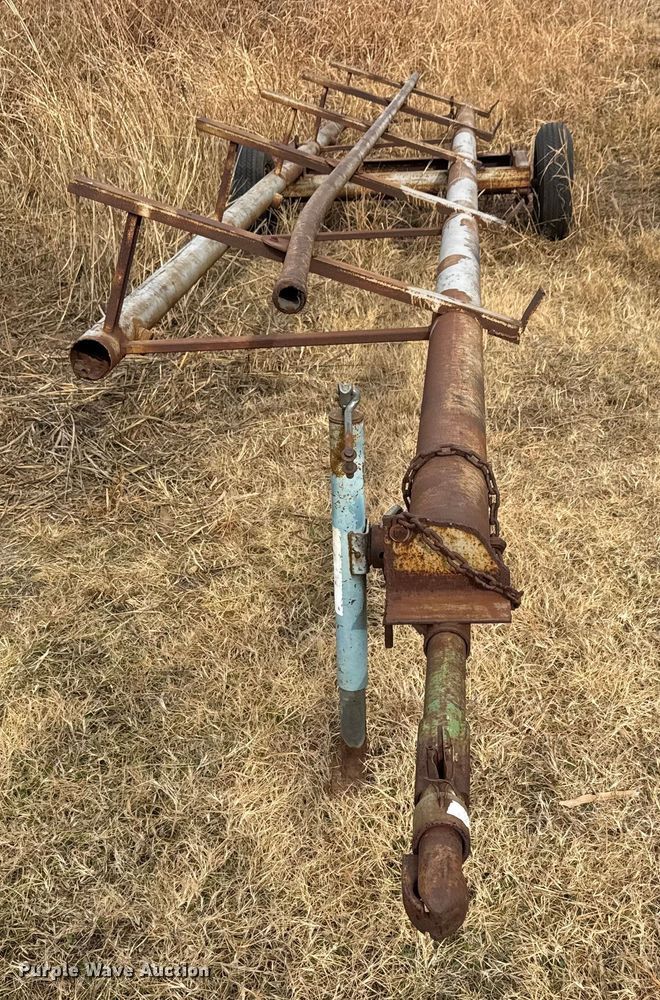 image for item NA9927 1984 Gleaner L3 combine