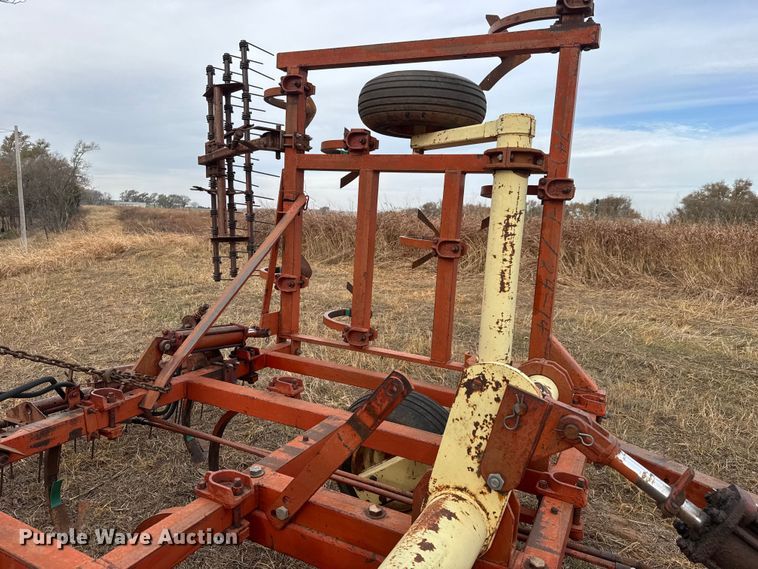 image for item NA9930 Krause 732A field cultivator