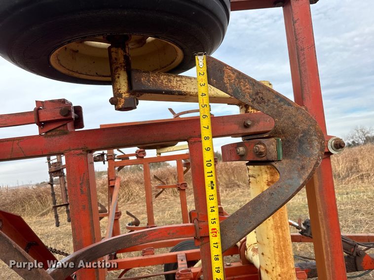 image for item NA9930 Krause 732A field cultivator