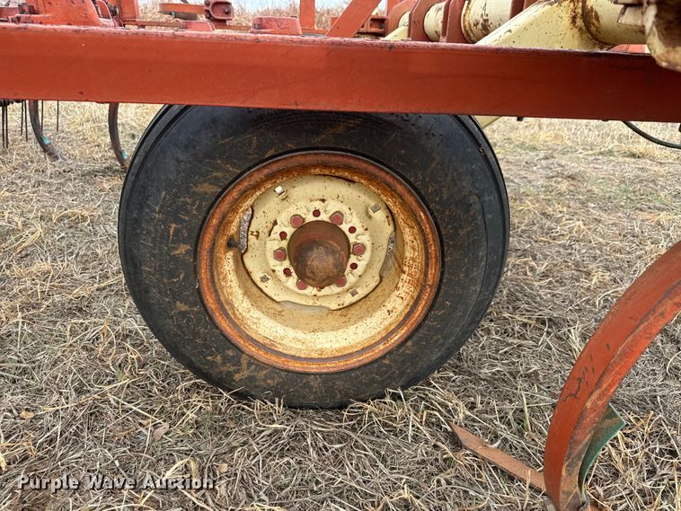 image for item NA9930 Krause 732A field cultivator