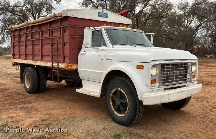 image for item NA9931 1972 GMC 6500 Custom grain truck