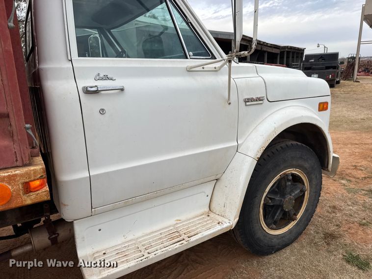 image for item NA9931 1972 GMC 6500 Custom grain truck
