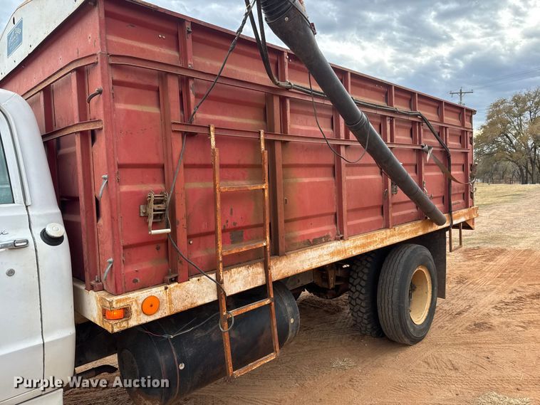 image for item NA9931 1972 GMC 6500 Custom grain truck