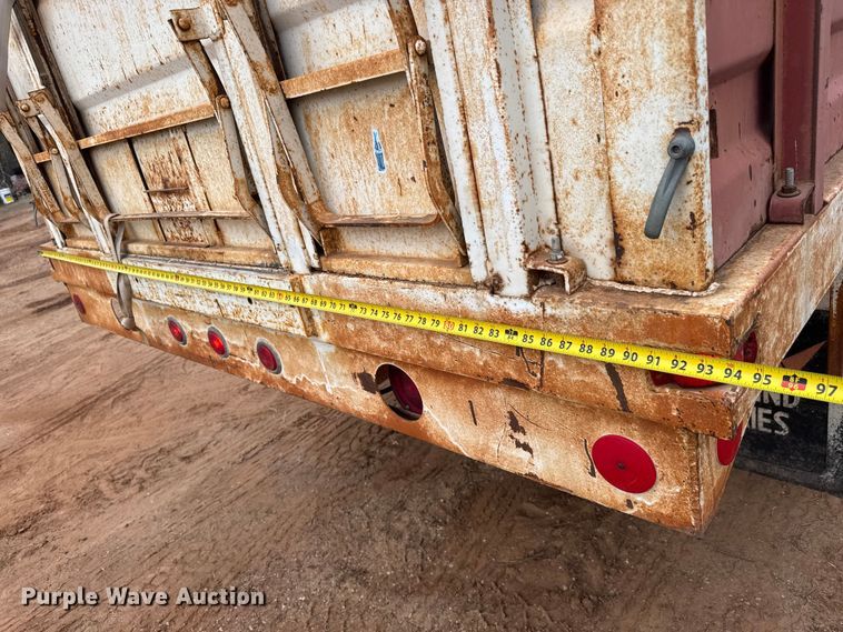 image for item NA9931 1972 GMC 6500 Custom grain truck