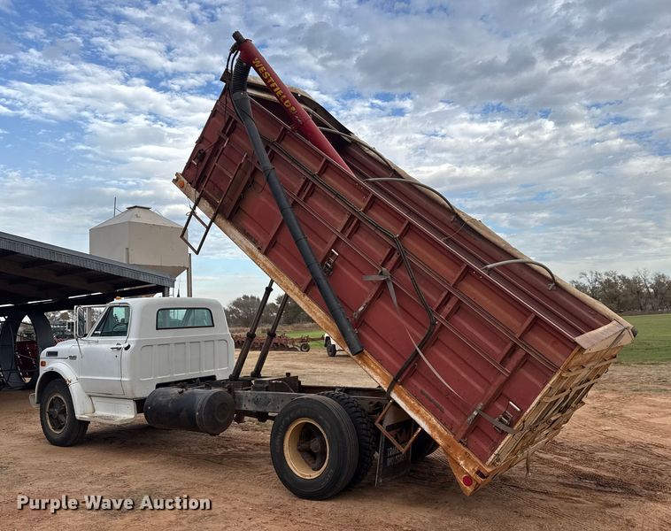 image for item NA9931 1972 GMC 6500 Custom grain truck