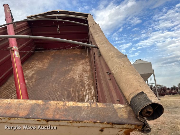 image for item NA9931 1972 GMC 6500 Custom grain truck