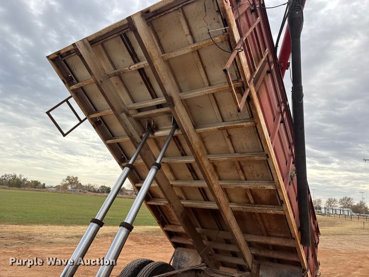 image for item NA9931 1972 GMC 6500 Custom grain truck