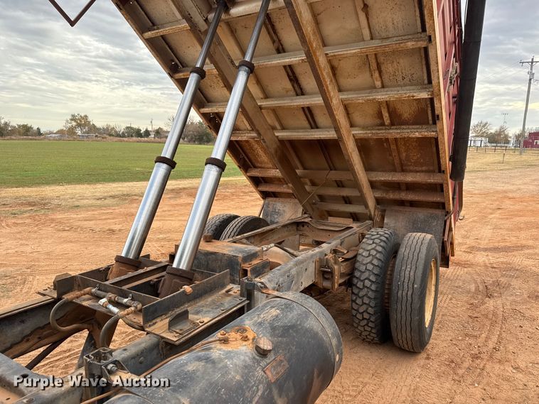 image for item NA9931 1972 GMC 6500 Custom grain truck