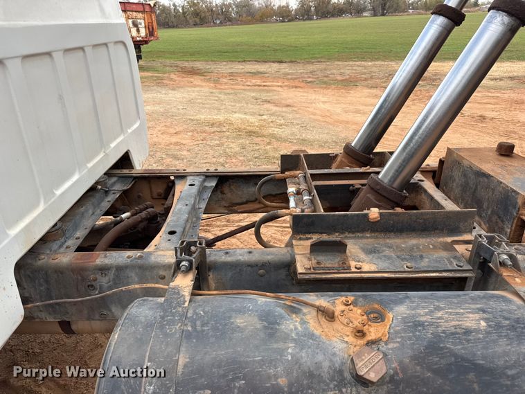 image for item NA9931 1972 GMC 6500 Custom grain truck