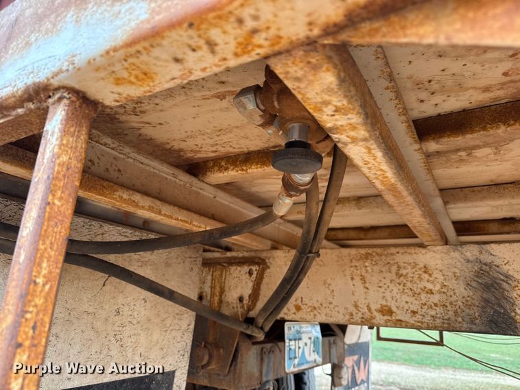 image for item NA9931 1972 GMC 6500 Custom grain truck