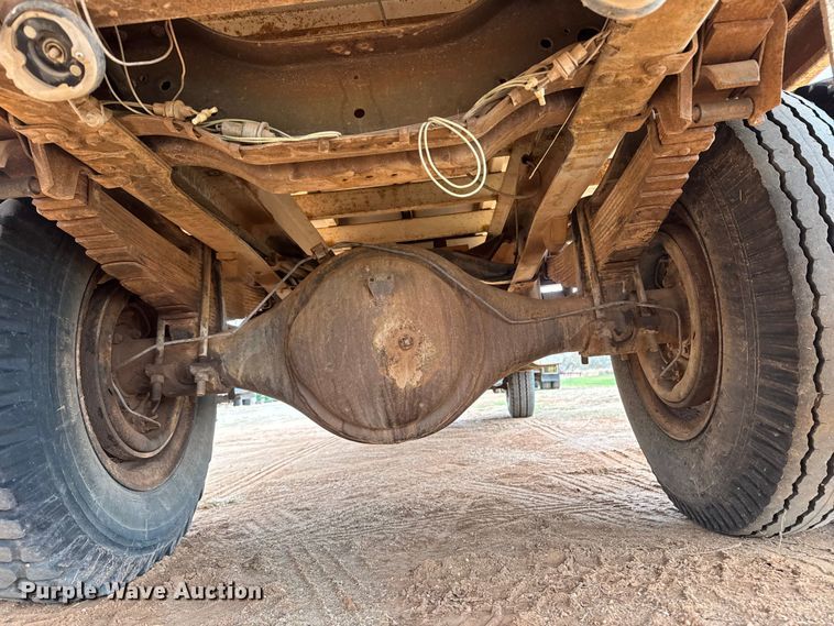 image for item NA9931 1972 GMC 6500 Custom grain truck