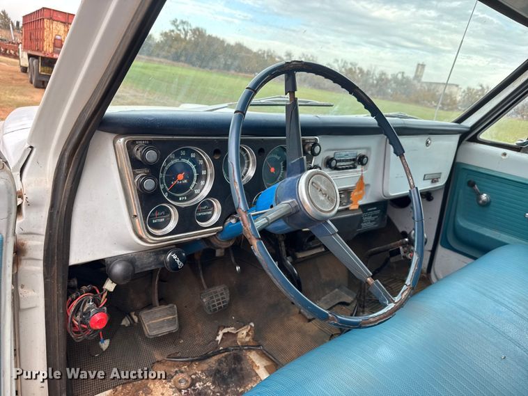 image for item NA9931 1972 GMC 6500 Custom grain truck