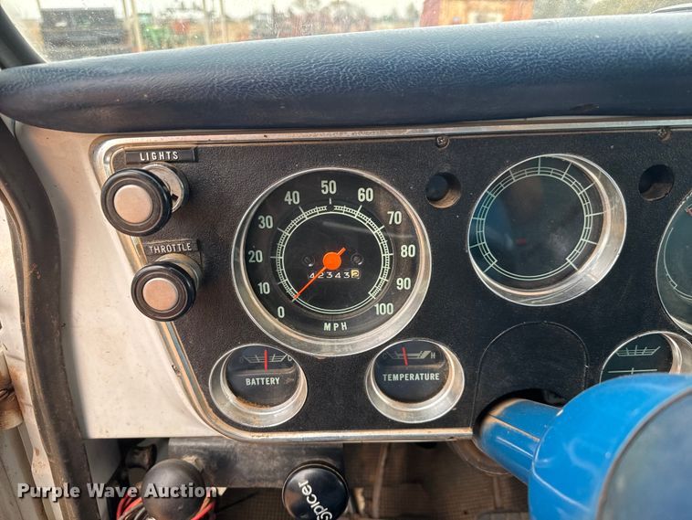 image for item NA9931 1972 GMC 6500 Custom grain truck