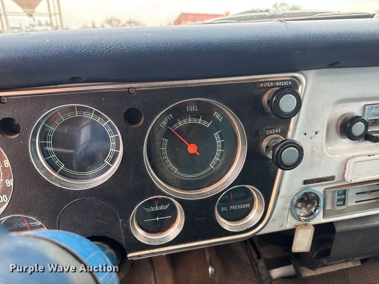 image for item NA9931 1972 GMC 6500 Custom grain truck