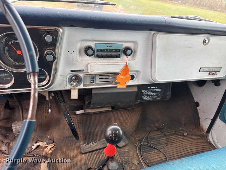 image for item NA9931 1972 GMC 6500 Custom grain truck