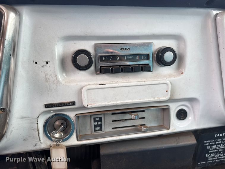 image for item NA9931 1972 GMC 6500 Custom grain truck