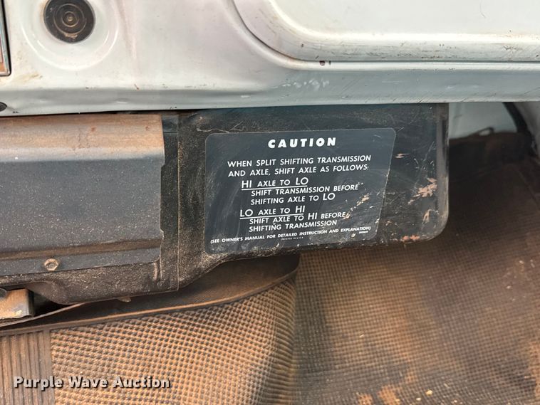 image for item NA9931 1972 GMC 6500 Custom grain truck