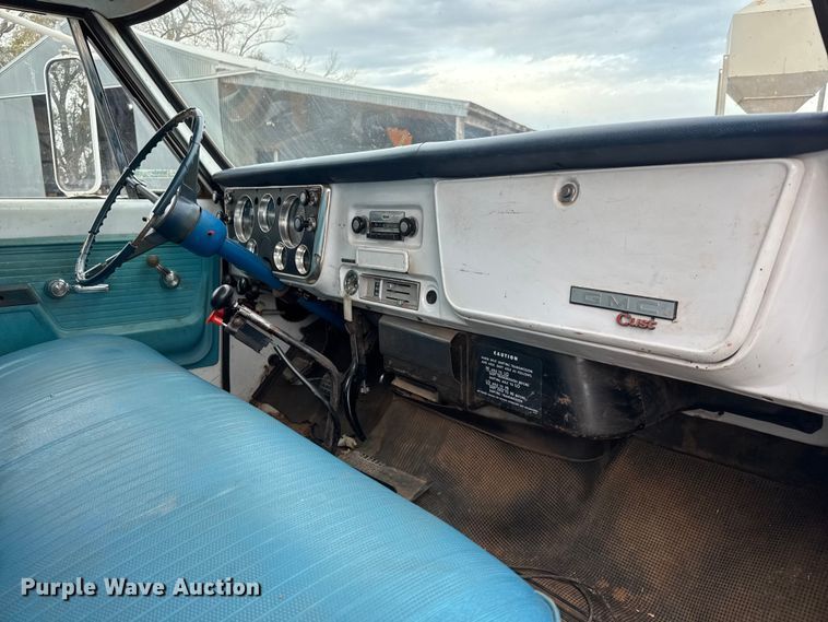 image for item NA9931 1972 GMC 6500 Custom grain truck