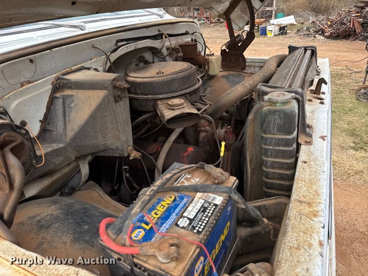 image for item NA9931 1972 GMC 6500 Custom grain truck