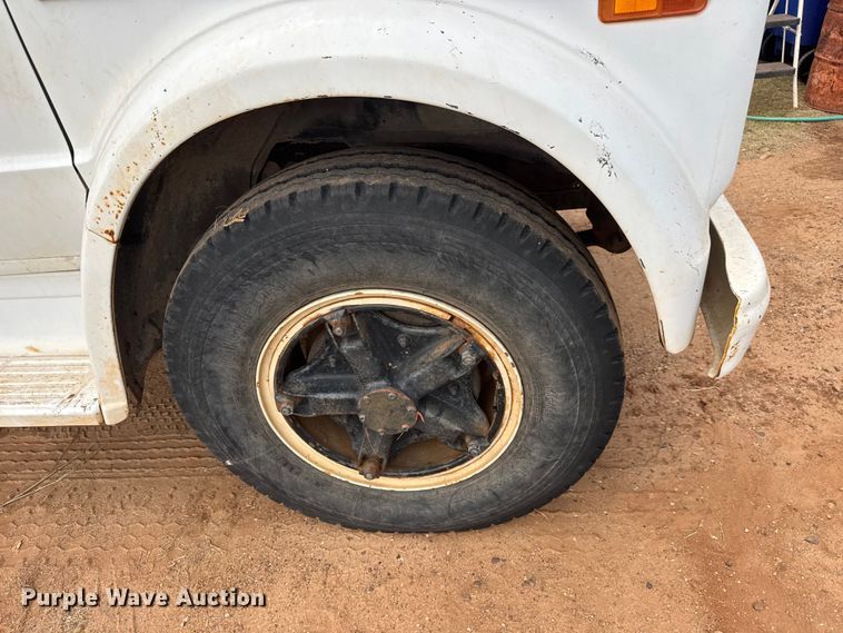 image for item NA9931 1972 GMC 6500 Custom grain truck