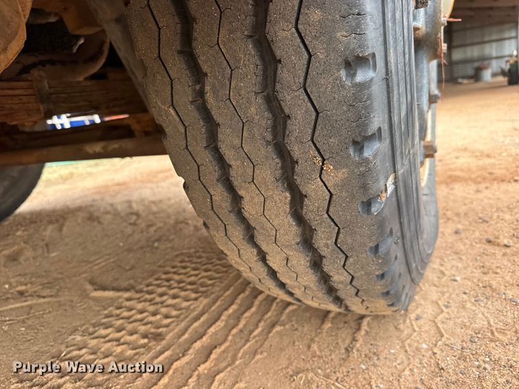 image for item NA9931 1972 GMC 6500 Custom grain truck