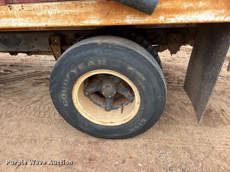 image for item NA9931 1972 GMC 6500 Custom grain truck