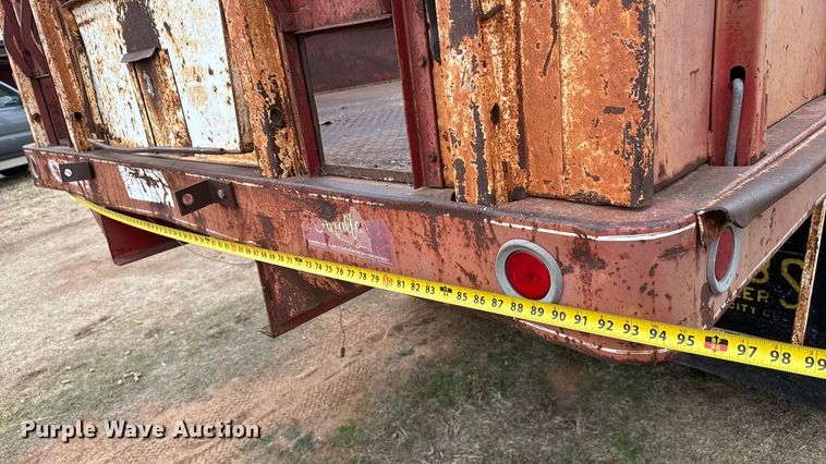 image for item NA9932 1975 Ford 750 grain truck