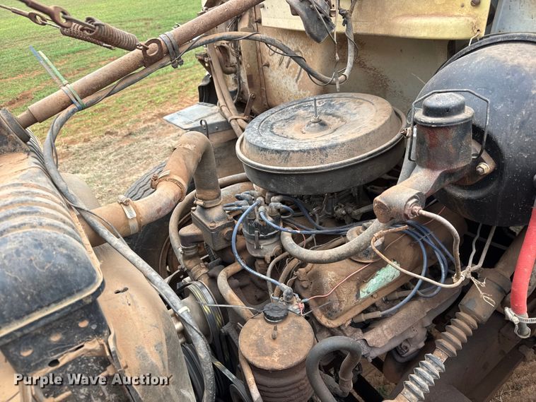 image for item NA9932 1975 Ford 750 grain truck