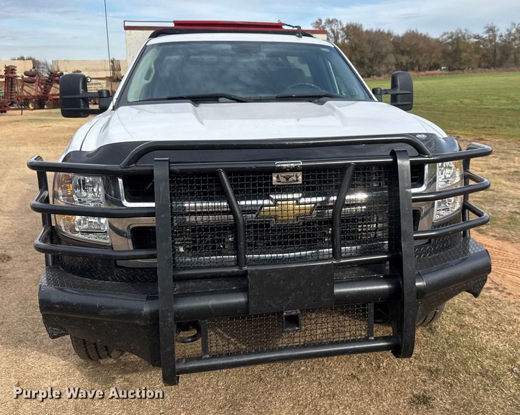 image for item NA9933 2009 Chevrolet Silverado 3500 HD dump bale bed pickup truck