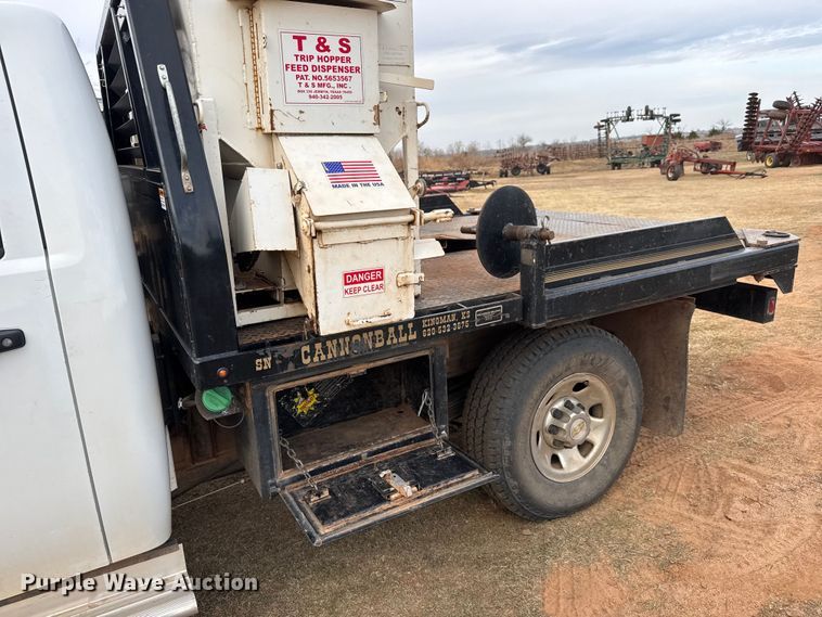 image for item NA9933 2009 Chevrolet Silverado 3500 HD dump bale bed pickup truck