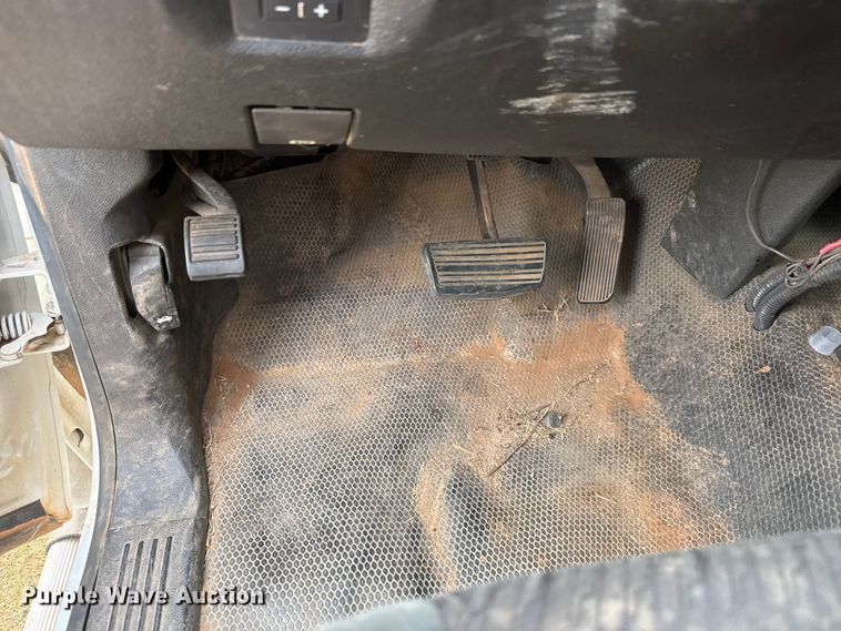 image for item NA9933 2009 Chevrolet Silverado 3500 HD dump bale bed pickup truck