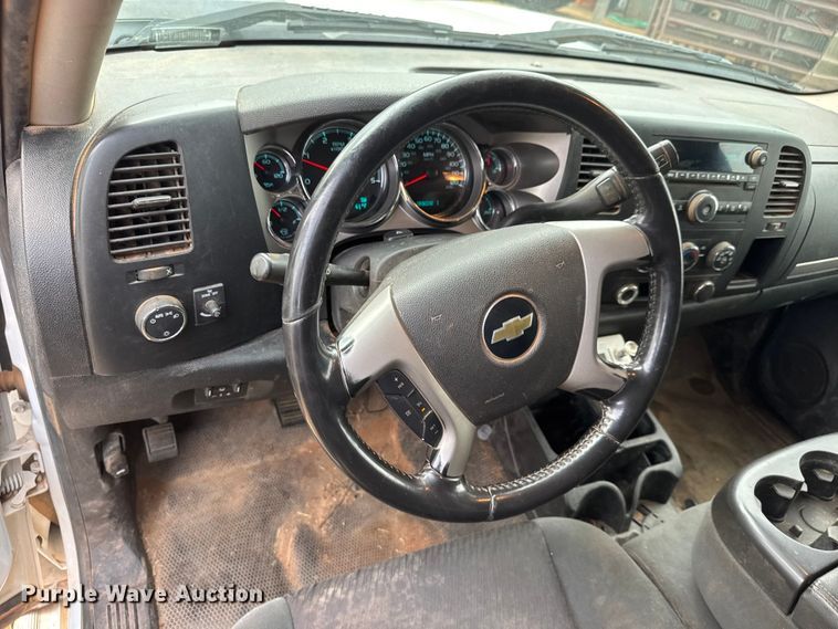 image for item NA9933 2009 Chevrolet Silverado 3500 HD dump bale bed pickup truck