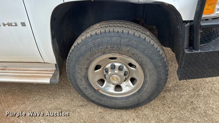 image for item NA9933 2009 Chevrolet Silverado 3500 HD dump bale bed pickup truck