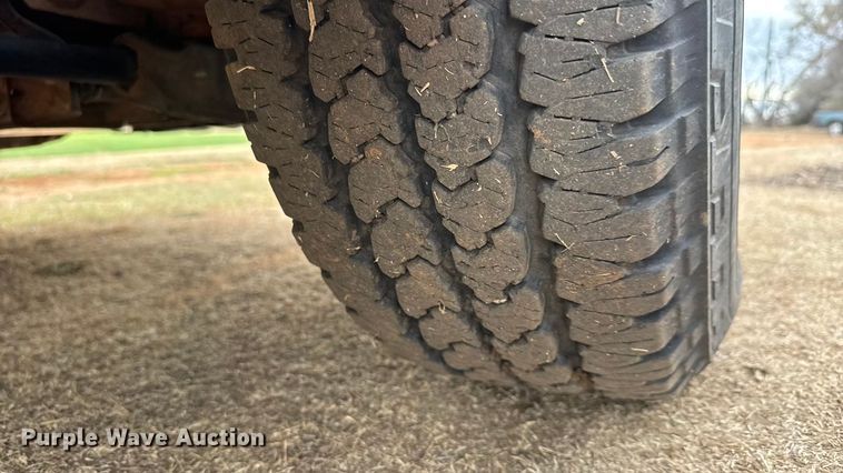 image for item NA9933 2009 Chevrolet Silverado 3500 HD dump bale bed pickup truck