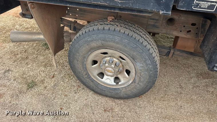 image for item NA9933 2009 Chevrolet Silverado 3500 HD dump bale bed pickup truck