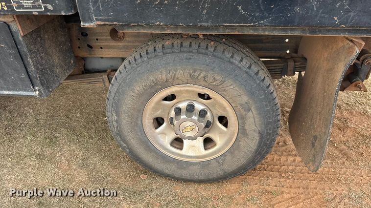 image for item NA9933 2009 Chevrolet Silverado 3500 HD dump bale bed pickup truck
