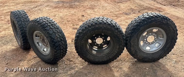 image for item NA9933 2009 Chevrolet Silverado 3500 HD dump bale bed pickup truck