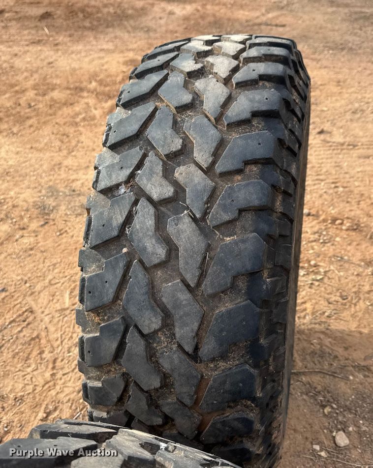 image for item NA9933 2009 Chevrolet Silverado 3500 HD dump bale bed pickup truck