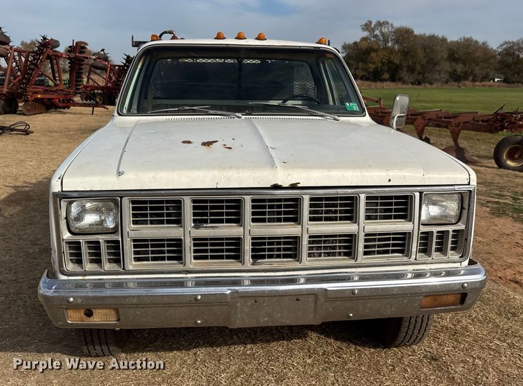 image for item NA9934 1982 Chevrolet C30 Scottsdale flatbed pickup truck