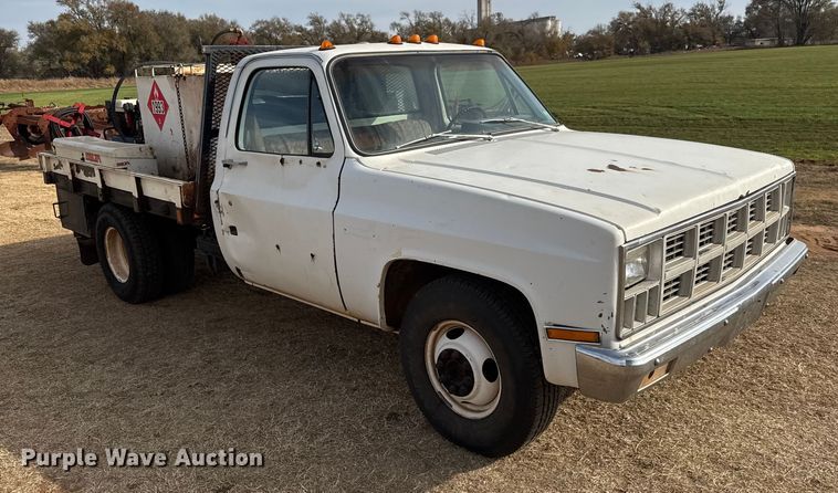 image for item NA9934 1982 Chevrolet C30 Scottsdale flatbed pickup truck