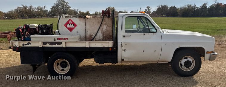 image for item NA9934 1982 Chevrolet C30 Scottsdale flatbed pickup truck