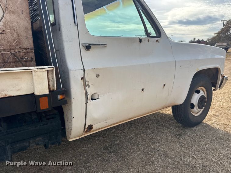 image for item NA9934 1982 Chevrolet C30 Scottsdale flatbed pickup truck