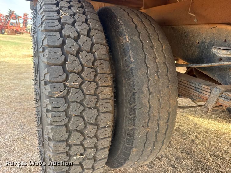 image for item NA9934 1982 Chevrolet C30 Scottsdale flatbed pickup truck