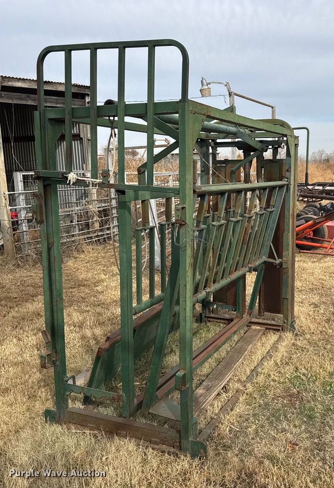 image for item NA9935 Livestock equipment