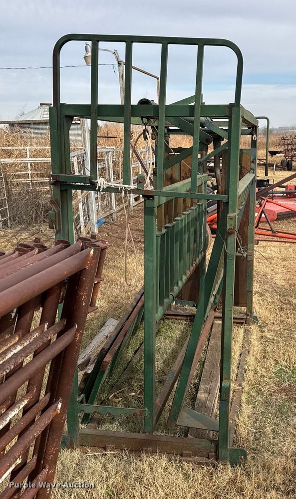 image for item NA9935 Livestock equipment