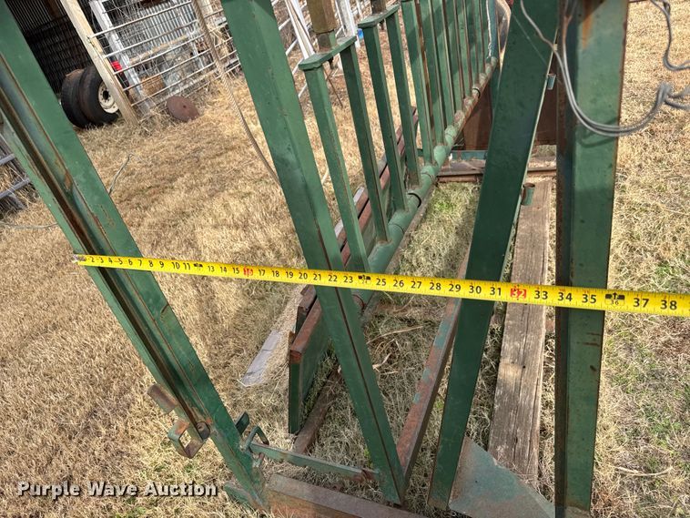 image for item NA9935 Livestock equipment